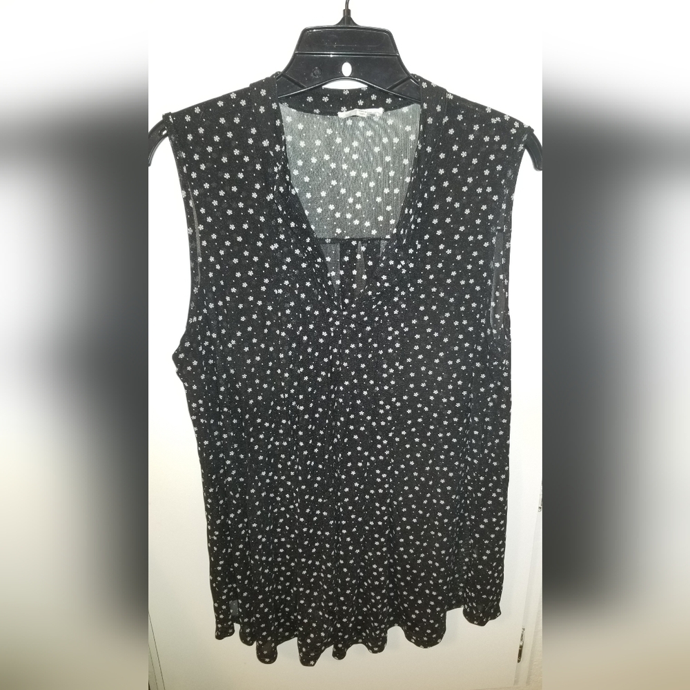 Siren Lily Black Sleeveless V-Neck Tank with White Floral Print